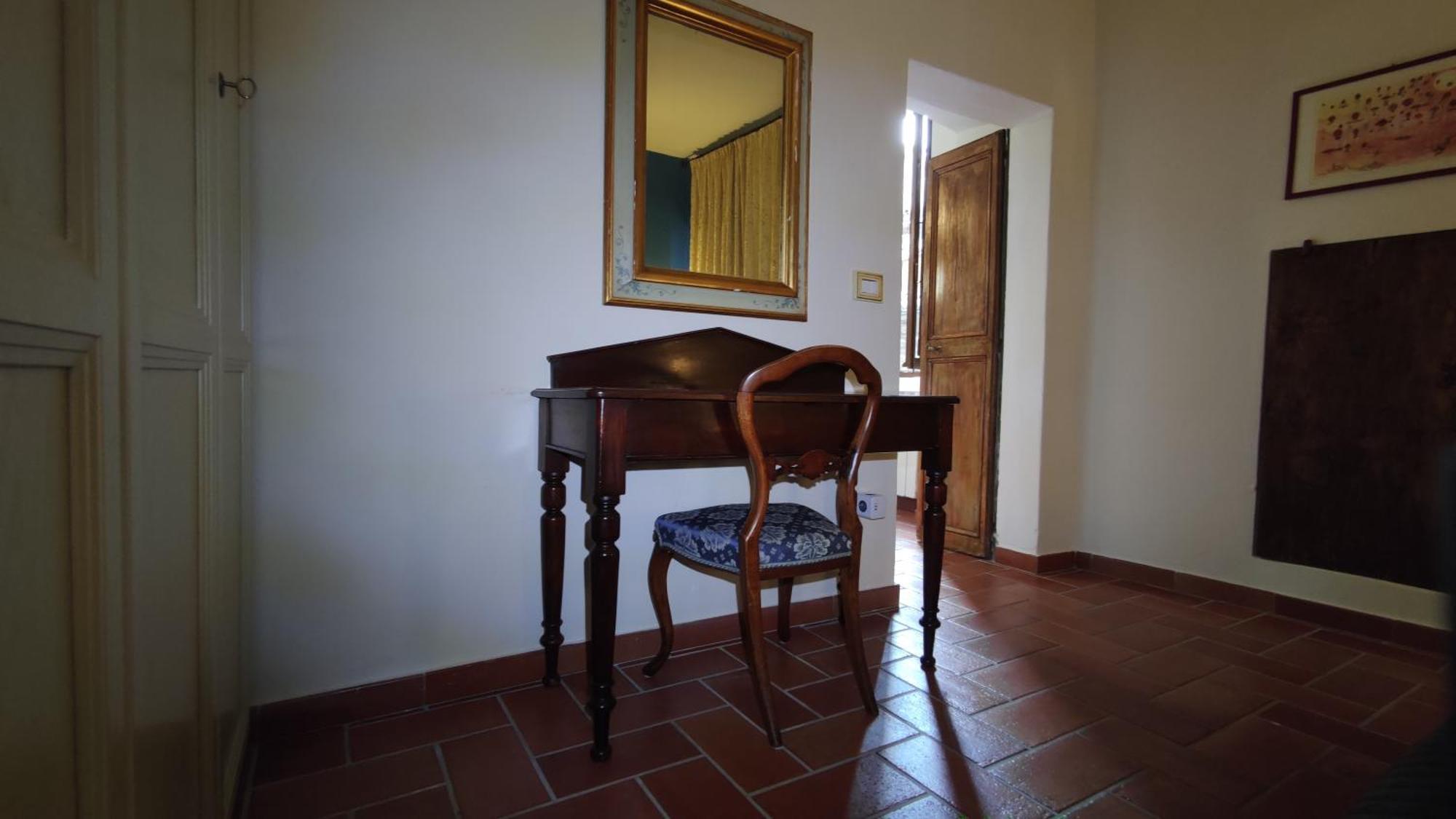Numero 6 Todi Buitenkant foto